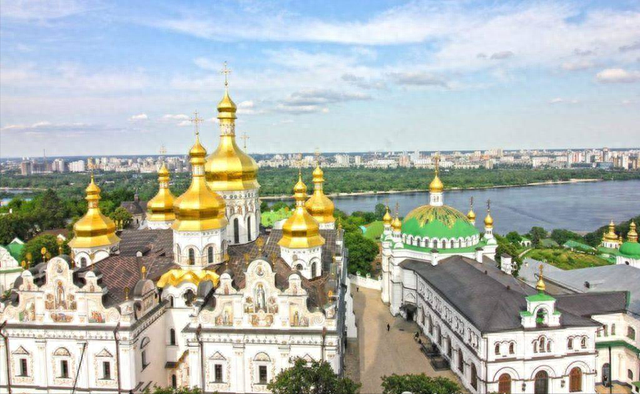 乌克兰不只是成灾的美女，宏伟黄金之门，诉说着千年历史苍桑