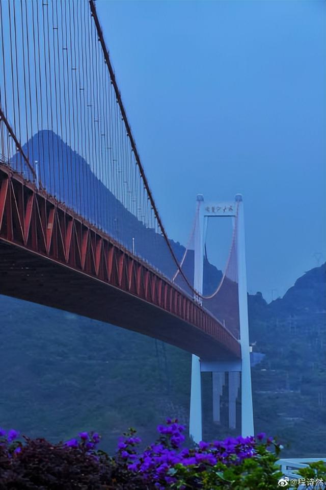贵州安顺，坝陵河大桥