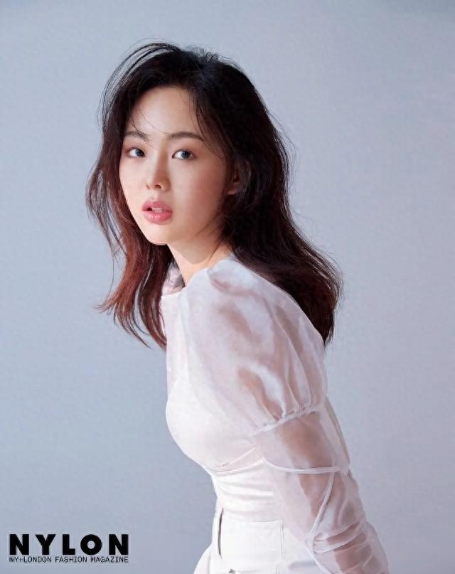 顶级颜值的韩国新生代女星系列之琴赛璐，最会折腾的性感甜妹