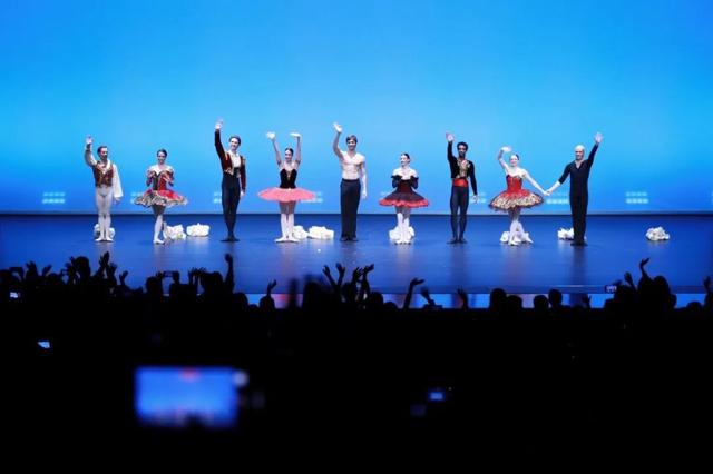 展现世界顶尖舞者风采，阿丽娜等9位芭蕾明星登台前滩31丨品质新生活
