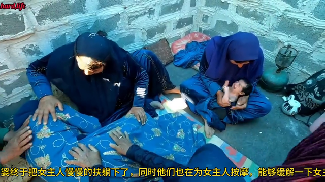 伊朗女人在户外帐篷生孩子，没有任何医疗措施，疼的死去活来