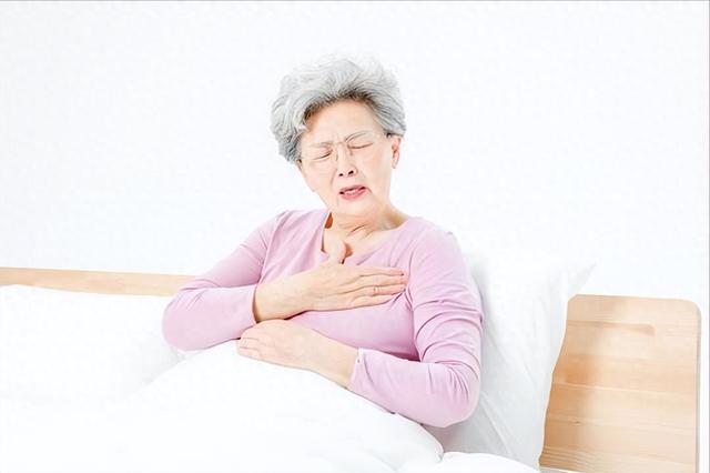 医生提醒：心跳太快，别总以为是心血管疾病，或和这几个原因有关