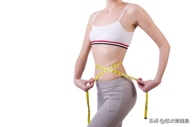 31岁混血美女宫河麻耶,拥有高挑纤细身材,4个动作练出完美翘臀