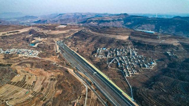 费县到滕州通行时间缩短50分钟,临滕高速这一段通车