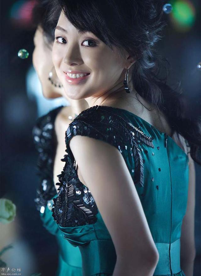 桌子旁的美女,世界最美的台球女神