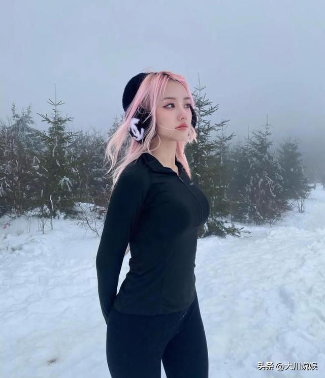 顶级模特Vyvan Le!混血华裔美女坐拥百万粉丝,身材火辣超有料!