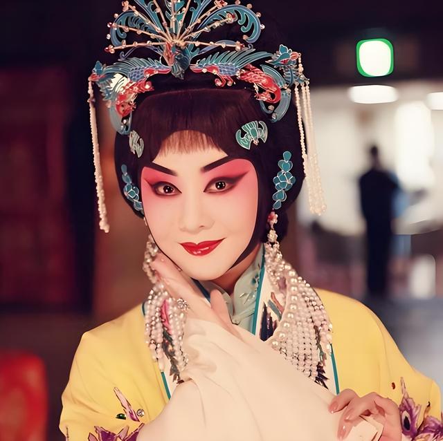 她是公认的京剧第一美女!到底有多美?这些戏服照,惊艳了全世界