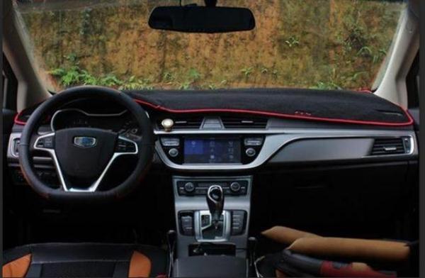 开车要不要再铺遮阳垫?越来越多中控台这样装,三伏天也不怕