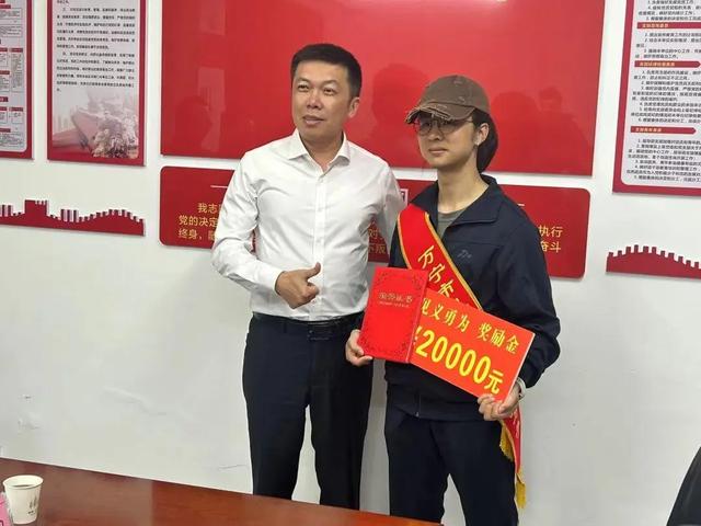 后续!白衣男拒绝流量!网友说要嫁给他!有人给他说媒,已有女友