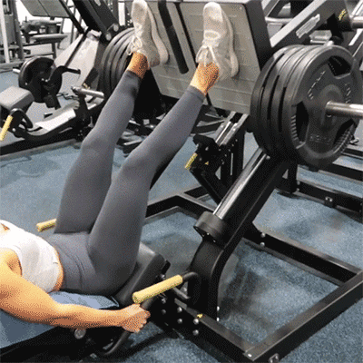 31岁混血美女宫河麻耶,拥有高挑纤细身材,4个动作练出完美翘臀