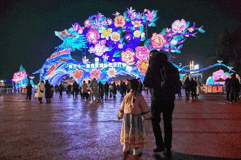 文化中国行·镜头里的非遗年|非遗灯会耀新春