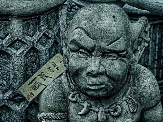 美女与野兽的真实故事:一个被人类欺负一辈子的半人半兽