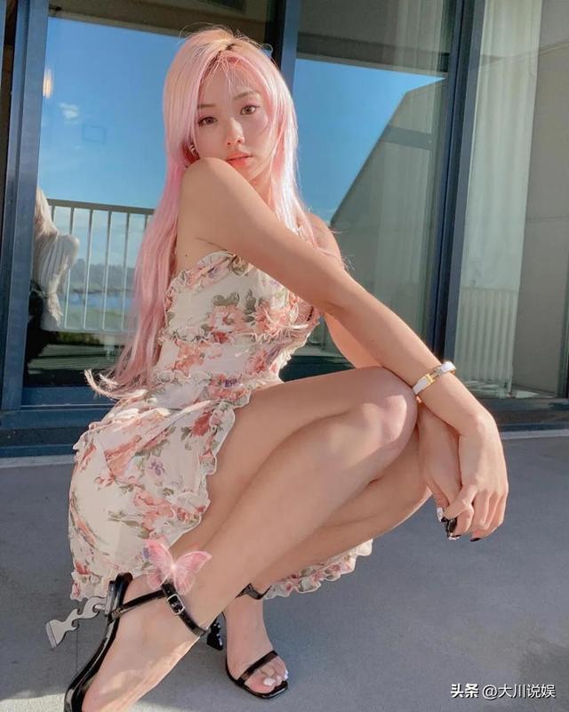 顶级模特Vyvan Le!混血华裔美女坐拥百万粉丝,身材火辣超有料!