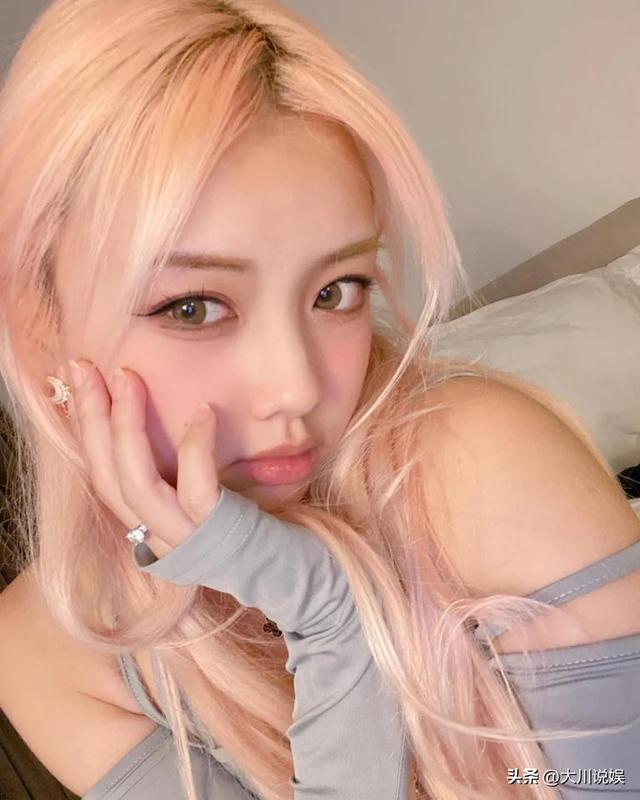 顶级模特Vyvan Le!混血华裔美女坐拥百万粉丝,身材火辣超有料!