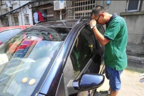 开车要不要再铺遮阳垫?越来越多中控台这样装,三伏天也不怕