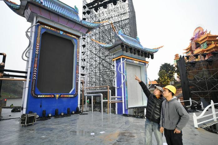 文化中国行·镜头里的非遗年|非遗灯会耀新春