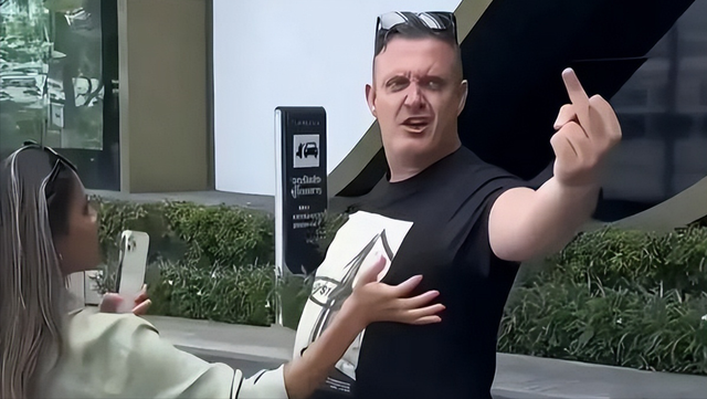 你再骂一下试试!中国美女在泰国暴打外国2米壮汉,短袖改成开衫