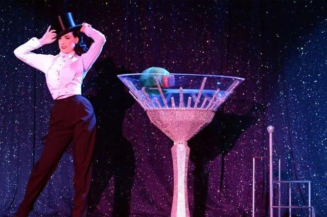 蒂塔：世界第一脱衣舞女，让男人痴迷，让女人惊叹，魅力四射