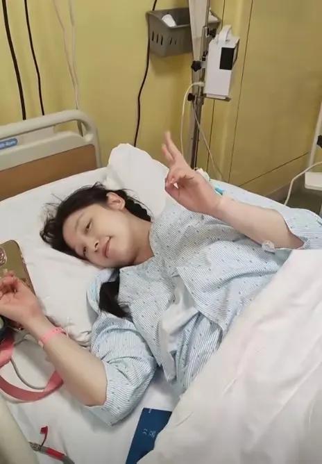 北京女主持人生孩子,顺产痛到脸变形,没哭没叫喜获7斤男娃