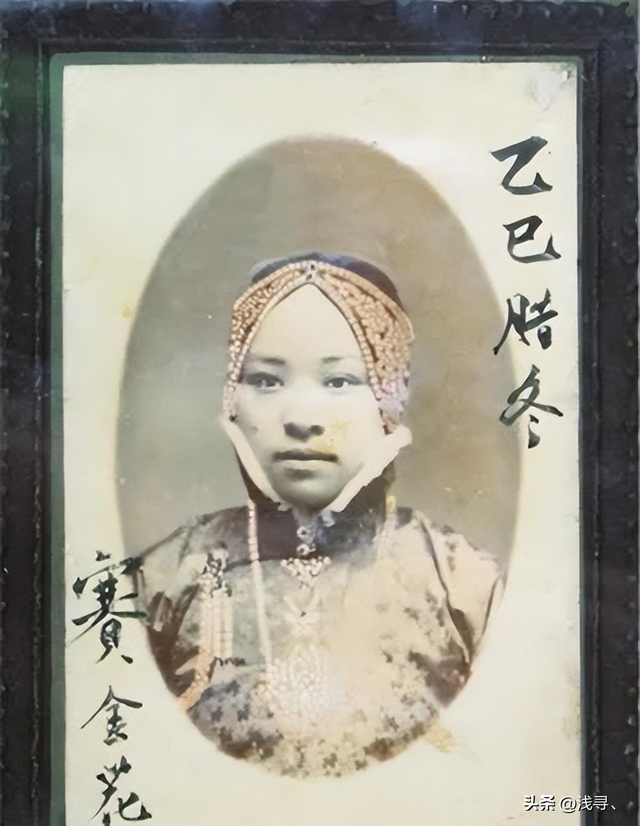 罕见照片:日本女人竟如此开放大胆,女学生脱光衣服全身赤裸上课