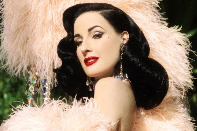 蒂塔：世界第一脱衣舞女，让男人痴迷，让女人惊叹，魅力四射