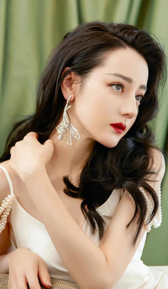 国内公认的十大美女,你喜欢的是否也在? 1. 刘亦菲