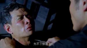 美女被绑架灌水(河南男子在警局猝死，竟是被4名警察合力灌水所致，惨状不忍直视)