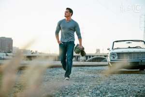 美女校花别惹我(小说：校花别来招惹我，我沙包大的拳头看到没？)