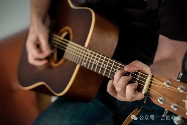 玩吉他必练10首好听又简单歌曲(附吉他谱),你确定还学不会吉他