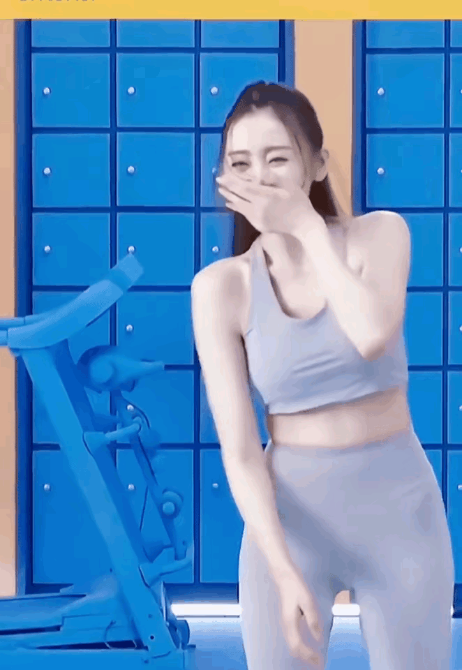 张天爱运动时穿瑜伽裤,因勒痕性感,引发热议,真是“大户人家”