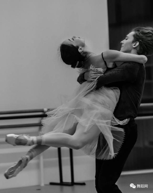 安利一组双人舞蹈照片,美扑面而来