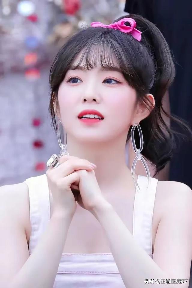 韩国啦啦队的美少女!场上舞动青春,场下个个乖宝宝