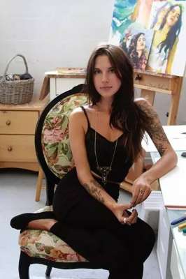 美女艺术作品(人体油画艺术：自学画画的大美女，人体绘画作品如此火爆)