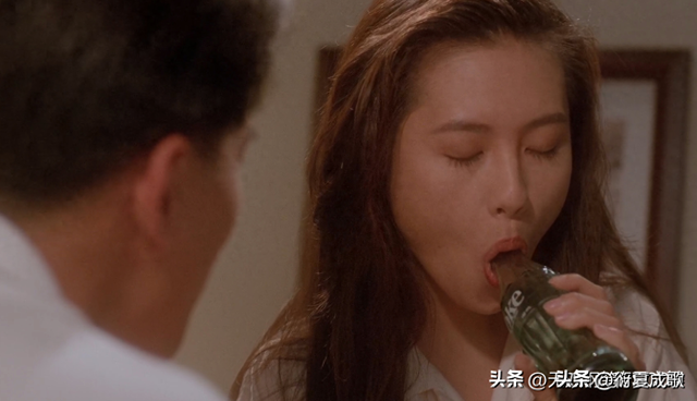 真正的水蜜桃美胸,不羁放荡展露自己身材的李丽珍