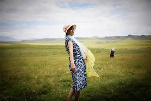 杭州出美女,这话真不假!西湖边一组旧照曝光,张张明星脸