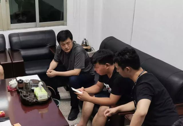 女子只穿内衣自拍绑架视频,勒索家人2万元!因镜头太稳,被民警发现端倪……