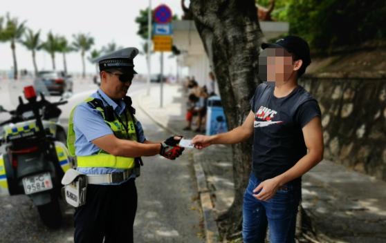 广州一家人买新车自驾去过端午,刚到珠海高速轮胎就出这问题……