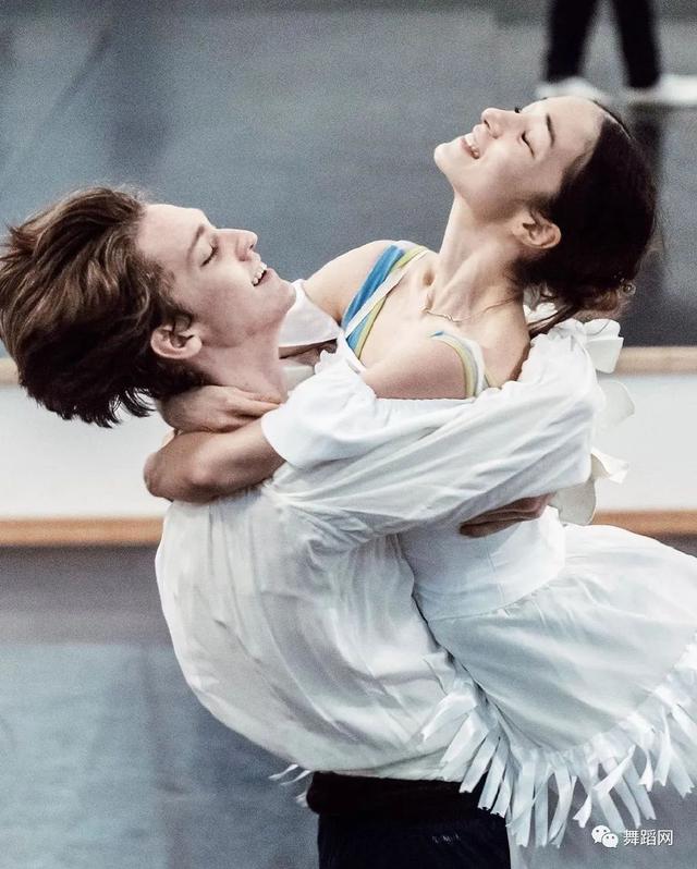 安利一组双人舞蹈照片,美扑面而来