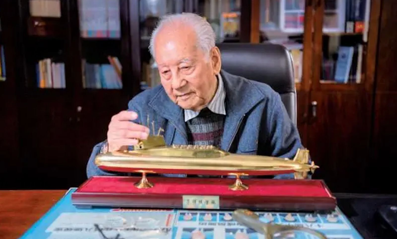 难忘!总书记与他的三次握手 令人动容