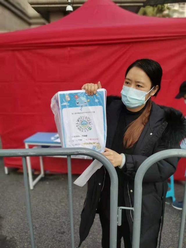 联华便民服务站进东新园,鲸选APP上下单,可直接在服务站取货