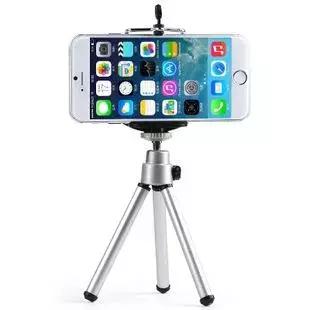 女子只穿内衣自拍绑架视频,勒索家人2万元!因镜头太稳,被民警发现端倪……