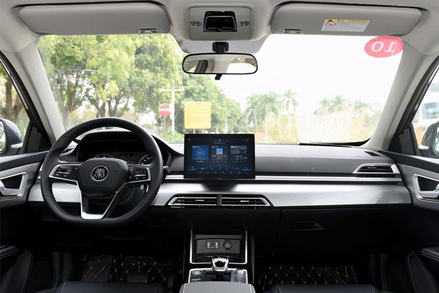 补贴力度大、颜值档次高!这4款十万级的纯电家轿,都是代步首选