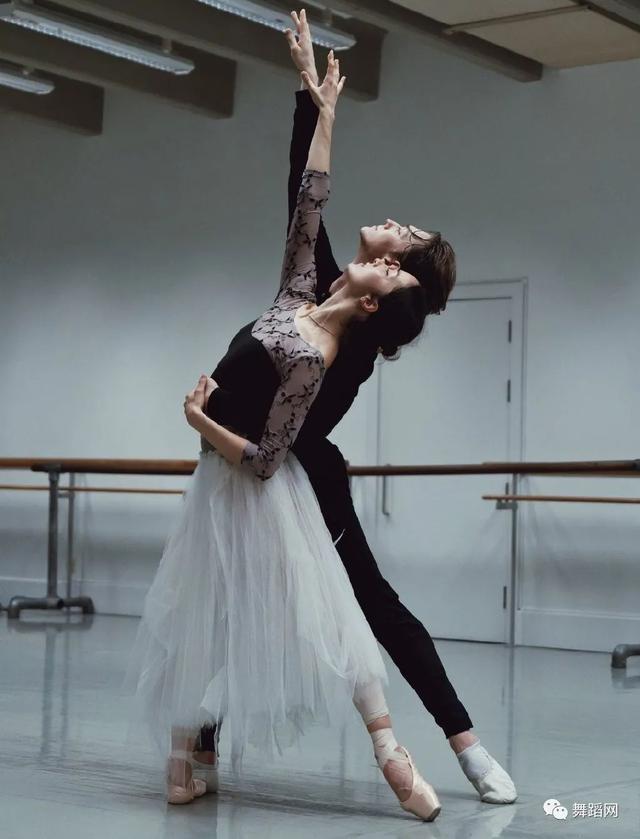 安利一组双人舞蹈照片,美扑面而来