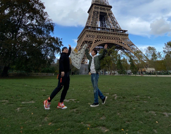 米勒和娃娃晒合照，主题是帅哥和美女，网友：CP锁死，太般配了