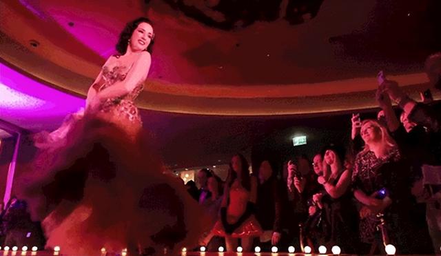 蒂塔：世界第一脱衣舞女，让男人痴迷，让女人惊叹，魅力四射