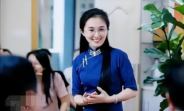 “旗袍女神”最美校长胡红梅:从天堂到地狱,只因“抄得太狠”