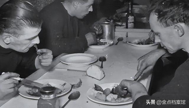 罕见老照片:洋人拍摄日本女裙底,慰安妇发怒咬断鬼子下体