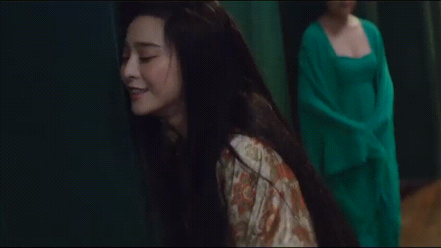 四版贵妃醉酒,有人吟诗,有人起舞,还有人在脱衣?