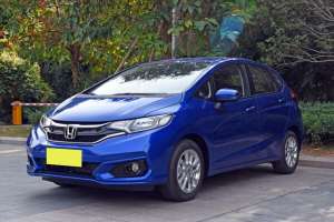 飞度汽车水箱加水图解(飞度备胎槽里面有少量积水且边缘绒布潮湿是怎么回事？)