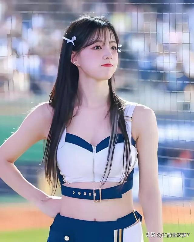 韩国啦啦队的美少女!场上舞动青春,场下个个乖宝宝